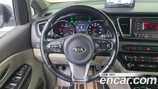 Kia All New Carnival Luxury, 2016 14