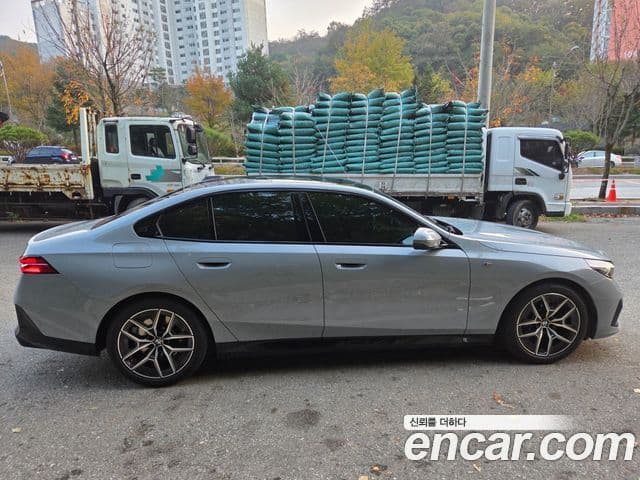 BMW 5시리즈 (G60) 520i M Sport, 2024 3