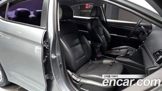 Hyundai Avante AD 1.6 GDI Value Plus, 2017 10