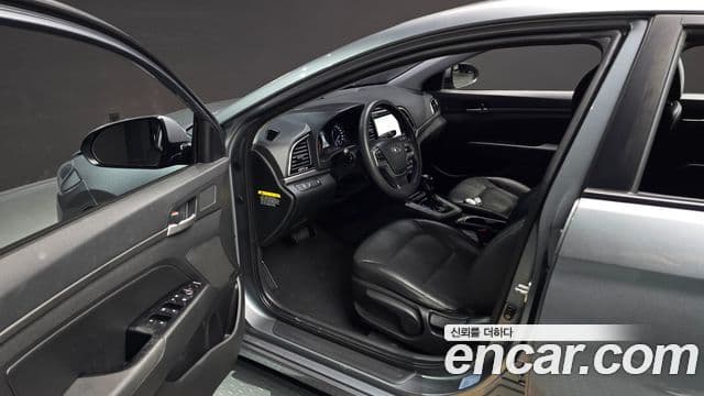 Hyundai Avante AD 1.6 GDI Value Plus, 2017 11