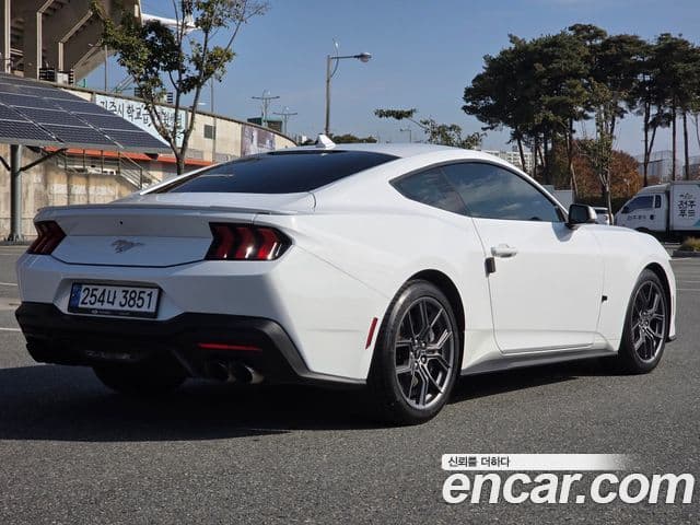 Ford Mustang 7세대 2.3 EcoBoost Premium купе, 2024 3