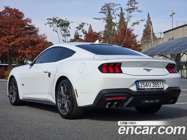 Ford Mustang 7세대 2.3 EcoBoost Premium купе, 2024 4