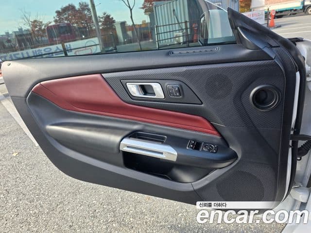Ford Mustang 7세대 2.3 EcoBoost Premium купе, 2024 13