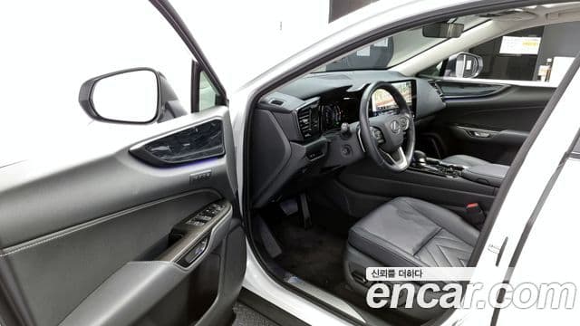 Lexus NX350h 2세대 Premium, 2025 10