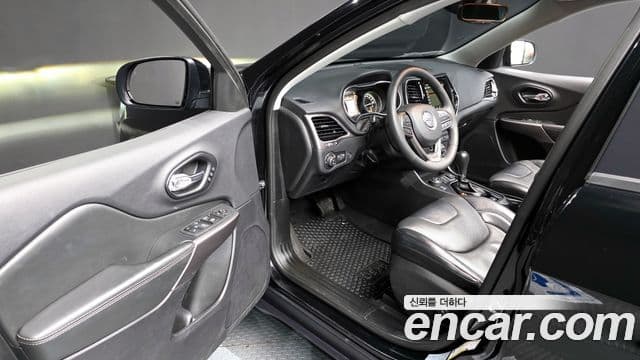 Jeep Cherokee(KL) 2.4 Limited AWD, 2022 16