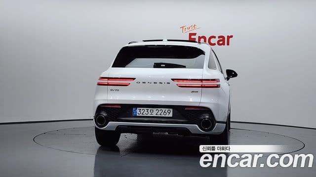 Genesis GV70, 2024 4