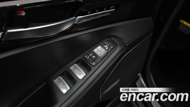 Genesis G90 Premium Luxury, 2019 17