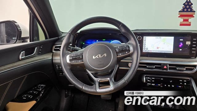 Kia K5 гибрид 3세대 Signature, 2023 13