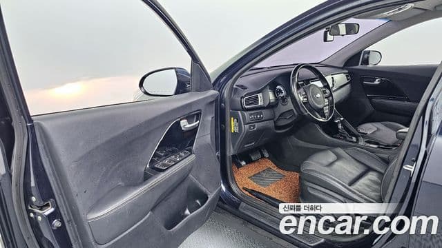 Kia Niro Prestige, 2018 10