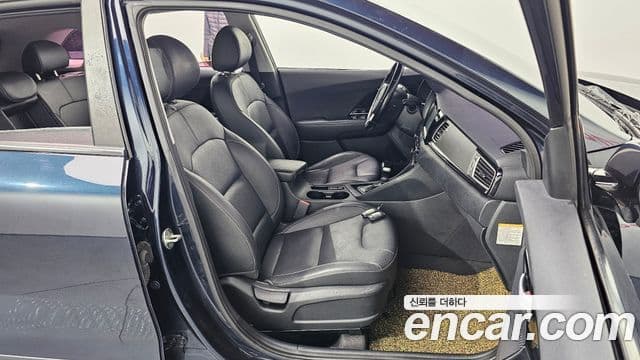 Kia Niro Prestige, 2018 13