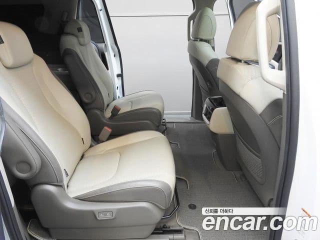 Kia Carnival 4세대 Signature, 2021 11