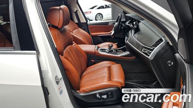 BMW X7 (G07) xDrive 40d Design Pure Excellence 6인승, 2022 10