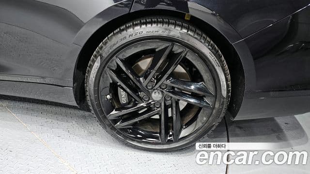 Genesis G80 (RG3) чёрный, 2026 10