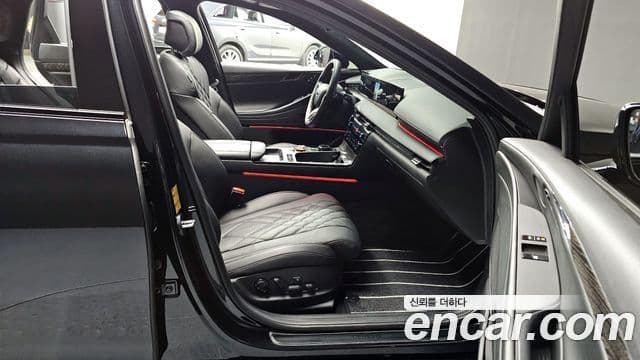 Genesis G80 (RG3) чёрный, 2026 4