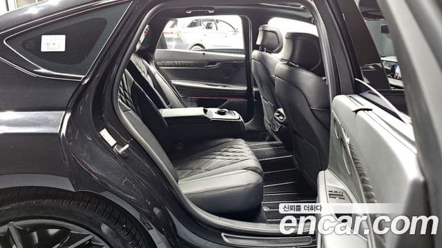 Genesis G80 (RG3) чёрный, 2026 14