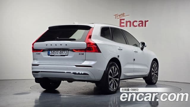 Volvo XC60 2세대 B5 Ultra Bright, 2025 2