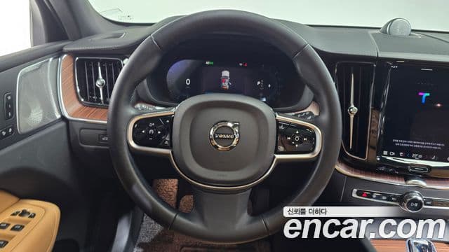 Volvo XC60 2세대 B5 Ultra Bright, 2025 13