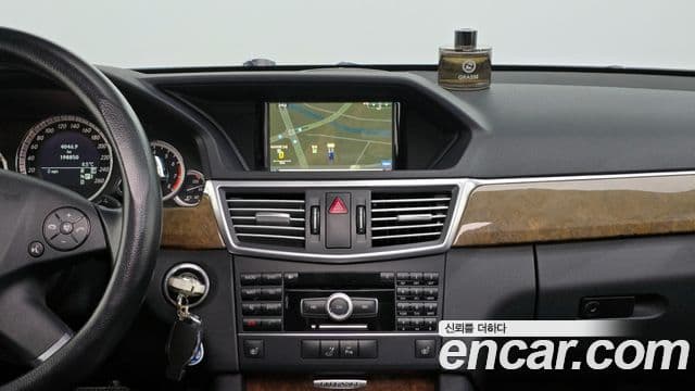 Mercedes-Benz E-класс W212 E300 Elegance, 2011 14