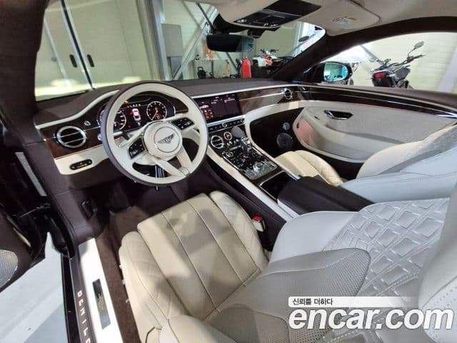 Bentley Continental GT 3세대 4.0 GT, 2022 все фото