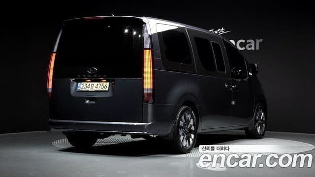 Hyundai Staria Inspiration, 2023 2