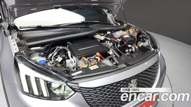 Peugeot e-2008 2세대 EV GT, 2023 6