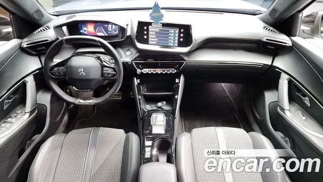 Peugeot e-2008 2세대 EV GT, 2023 7