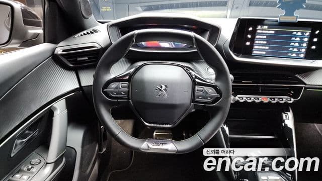 Peugeot e-2008 2세대 EV GT, 2023 13