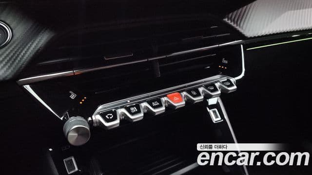 Peugeot e-2008 2세대 EV GT, 2023 16