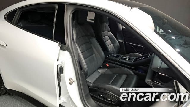 Porsche 타이칸 4S, 2021 12