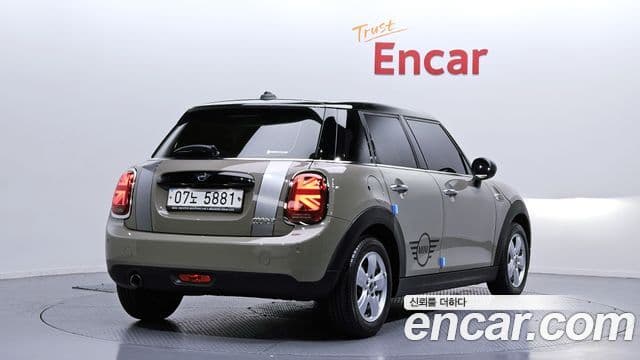 Mini Cooper 3세대, 2019 2