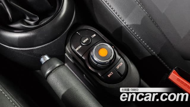 Mini Cooper 3세대, 2019 18