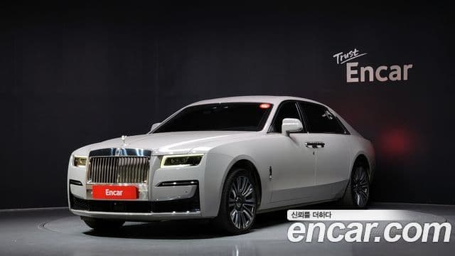Rolls-Royce 고스트 2세대 6.7 EWB V12, 2022 1