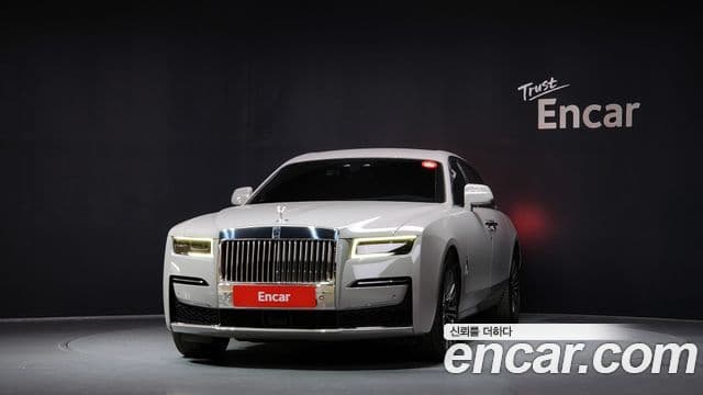 Rolls-Royce 고스트 2세대 6.7 EWB V12, 2022 3