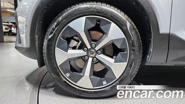 Volvo XC40 B4 Ultra Bright, 2025 все фото