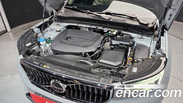 Volvo XC40 B4 Ultra Bright, 2025 6