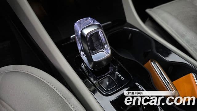 Volvo XC40 B4 Ultra Bright, 2025 9