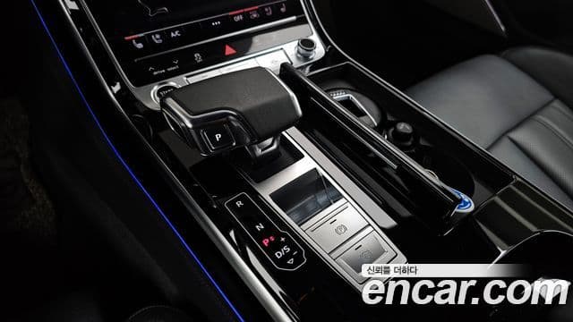 Audi A8 (D5) 55 TFSI Quattro LWB, 2021 9