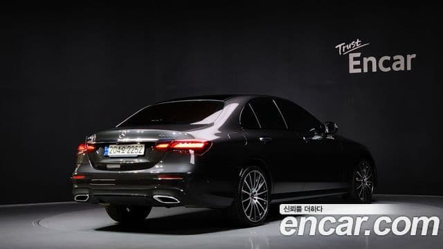 Mercedes-Benz E-класс W213 AMG Line, 2023 2