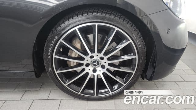 Mercedes-Benz E-класс W213 AMG Line, 2023 все фото