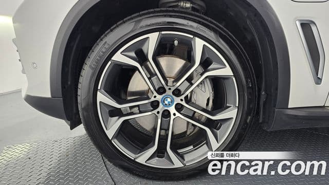 BMW X5 (G05) xDrive 45e xLine, 2023 все фото