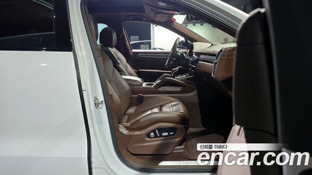 Porsche Cayenne (PO536) 3.0 купе, 2020 10