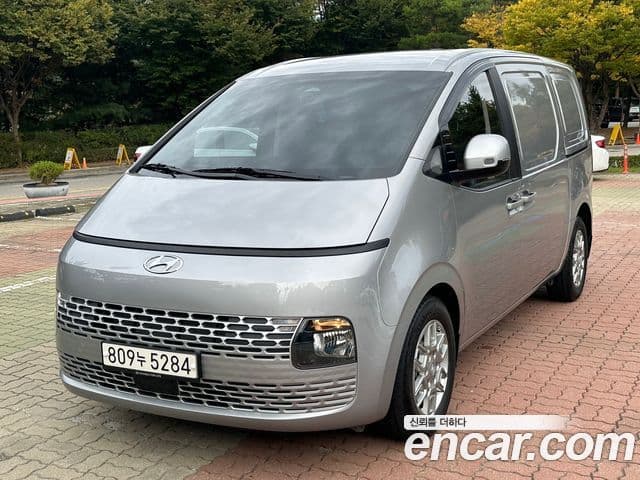 Hyundai Staria Modern, 2023 1