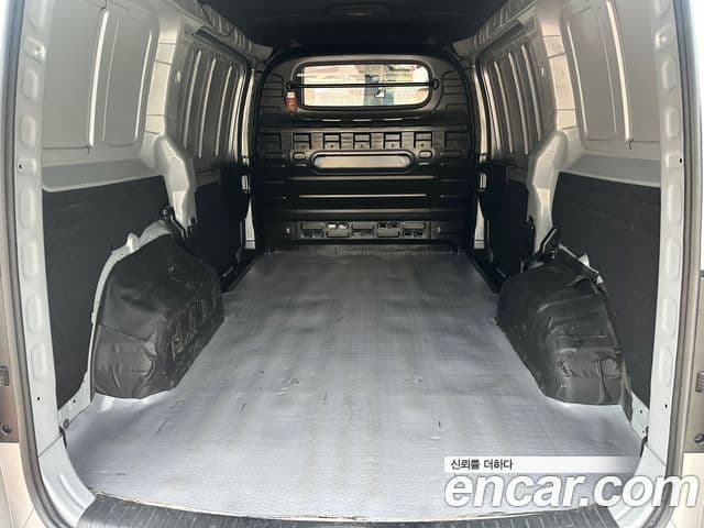 Hyundai Staria Modern, 2023 7