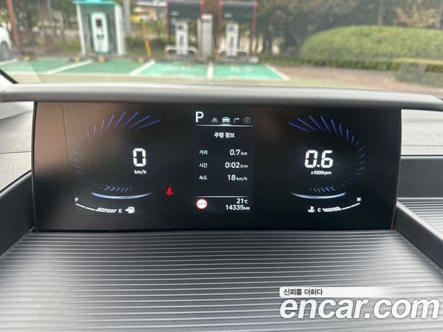 Hyundai Staria Modern, 2023 8