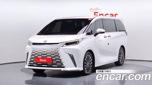 Lexus LM 2세대 500h Royal, 2025 1