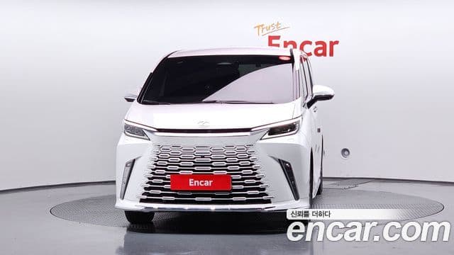 Lexus LM 2세대 500h Royal, 2025 3