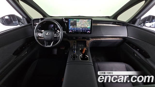 Lexus LM 2세대 500h Royal, 2025 7
