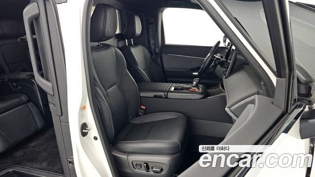 Lexus LM 2세대 500h Royal, 2025 10