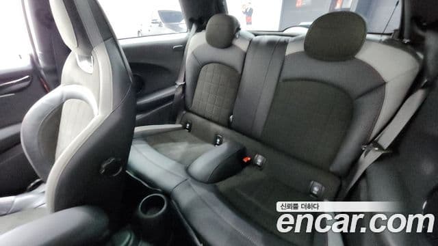 Mini Cooper S 3세대, 2023 12