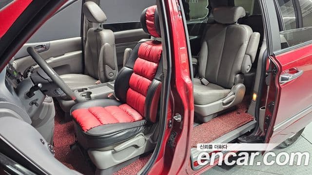 Kia Carnival R R Special, 2011 10